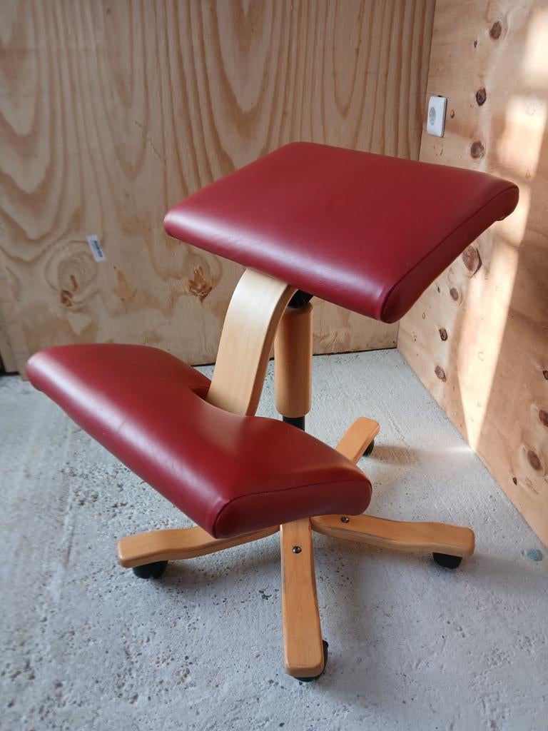 Stokke Varier Wing, rood lederen ergonomische kniestoel, Ophalen, Gebruikt, Bureaustoel, Rood