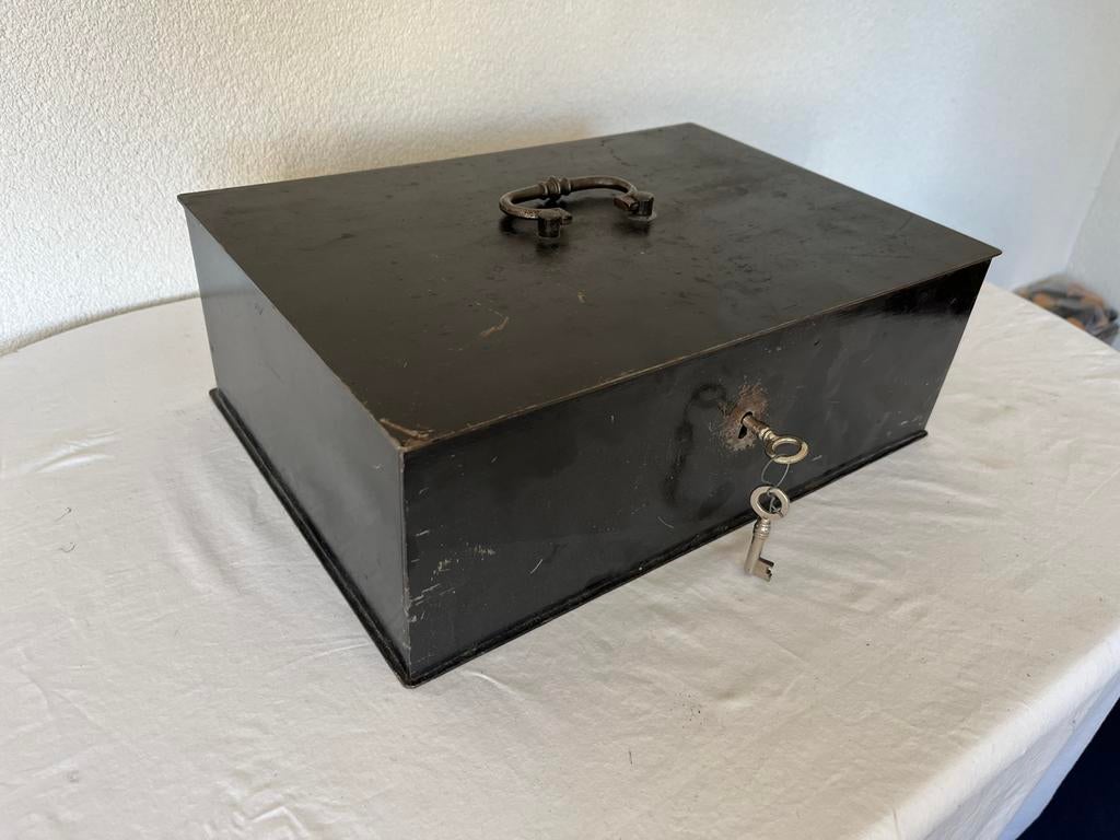 Vintage Oude Antieke Geldkist Beaumont Kluis Brandkast Zwart, Ophalen of Verzenden