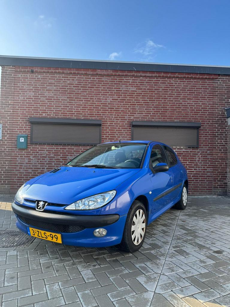 Peugeot 206 1.1 XR 3D 2004 Blauw VOLLE JAAR APK, Auto's, Peugeot, Voorwielaandrijving, 31 €/maand, 4 cilinders, Blauw