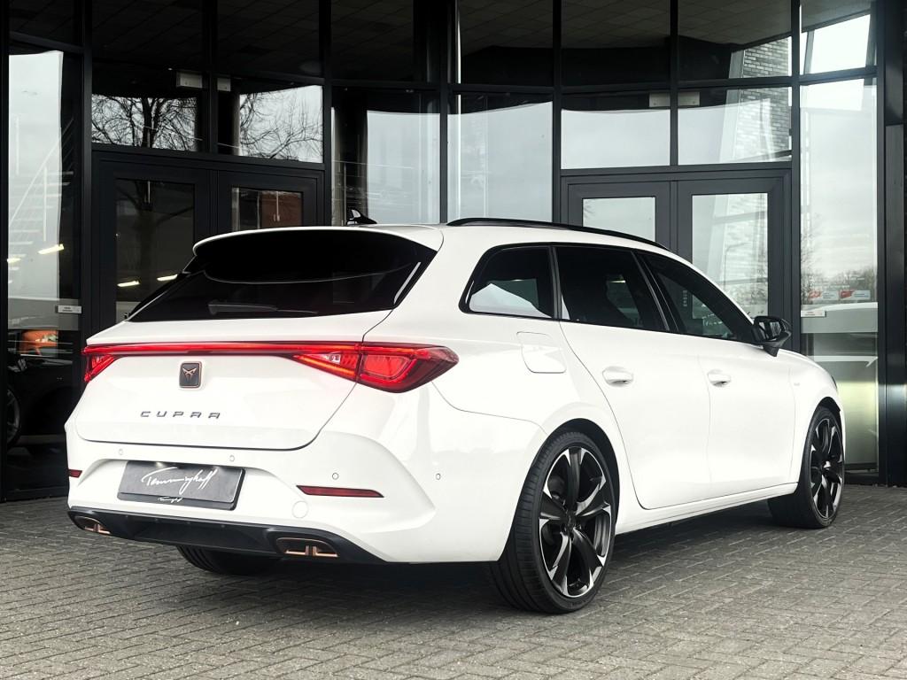 Cupra LEON SPORTSTOURER 1.4 E-HYBRID VZ 245PK - PANO - CAMER, Gebruikt, USB, 4 cilinders, Leon