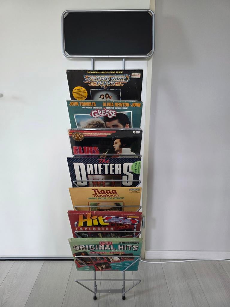 Mooi retro rek!, Huis en Inrichting, Woonaccessoires | Krantenbakken en Lectuurbakken, Ophalen