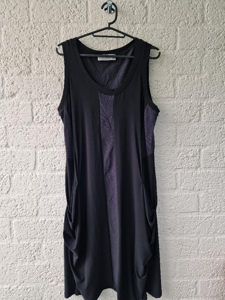 Deca De Vous À Nous jurk M zwart draping panel design, Kleding | Dames, Jurken, Maat 38/40 (M), Zwart, Ophalen of Verzenden, Zo goed als nieuw