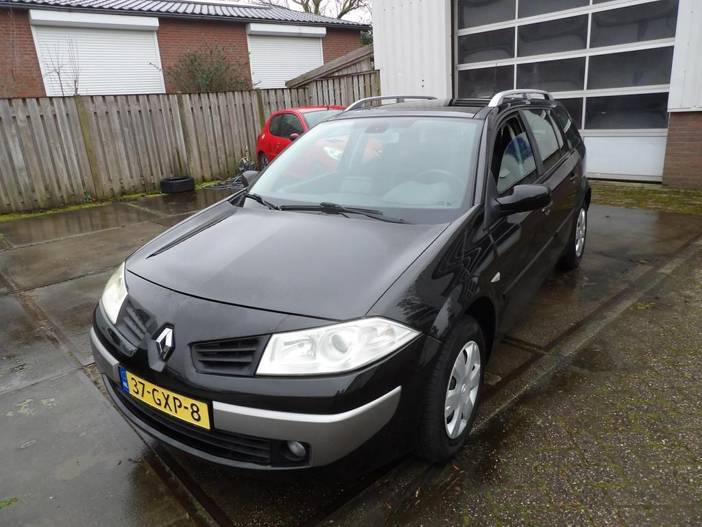 Renault Mégane Grand Tour 1.6-16V Business Line panaramadak, Gebruikt, 4 cilinders, Zwart, Euro 4
