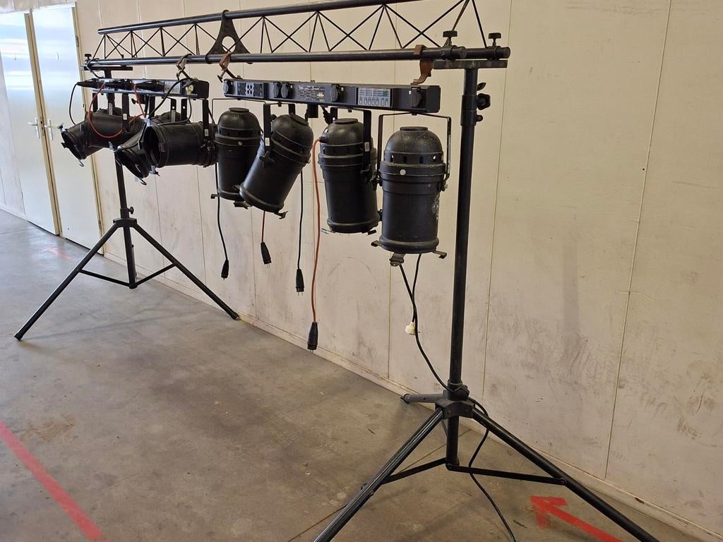 Lichtset met T-bar statief, truss en 8 par-cans, Muziek en Instrumenten, Licht en Laser, Gebruikt, Licht, Kleur, Ophalen