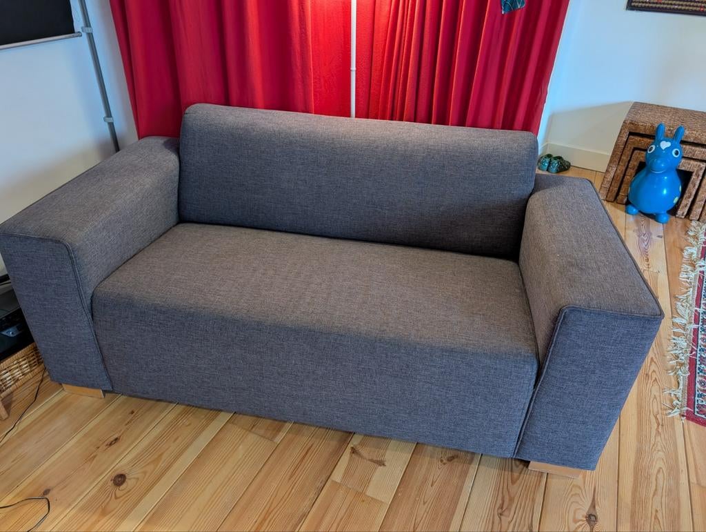 Grijze bank, Tweezitsbank, Ophalen, Gebruikt, 150 tot 200 cm, Tweepersoons