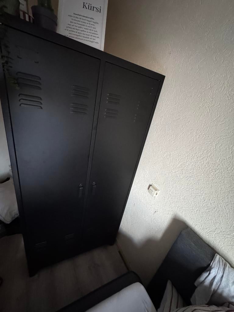 Zwarte kledingkast van Leen Bakker, Zo goed als nieuw, Metaal, 150 tot 200 cm, 25 tot 50 cm
