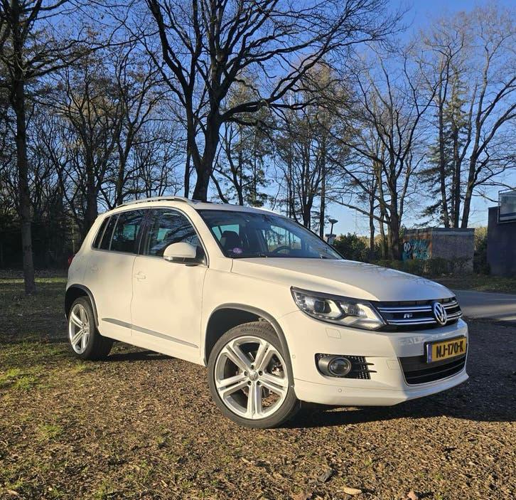 Volkswagen Tiguan 1.4 TSI 160pk Sport/Style R-LINE Pano!, Auto's, Voorwielaandrijving, Euro 5, 15 km/l, 1800 kg