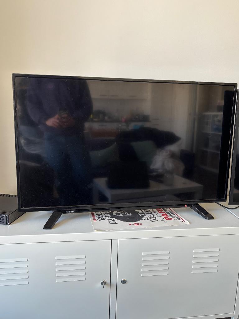 Toshiba 43” 4K UHD TV, Ophalen of Verzenden, Zo goed als nieuw, 100 Hz, 100 cm of meer