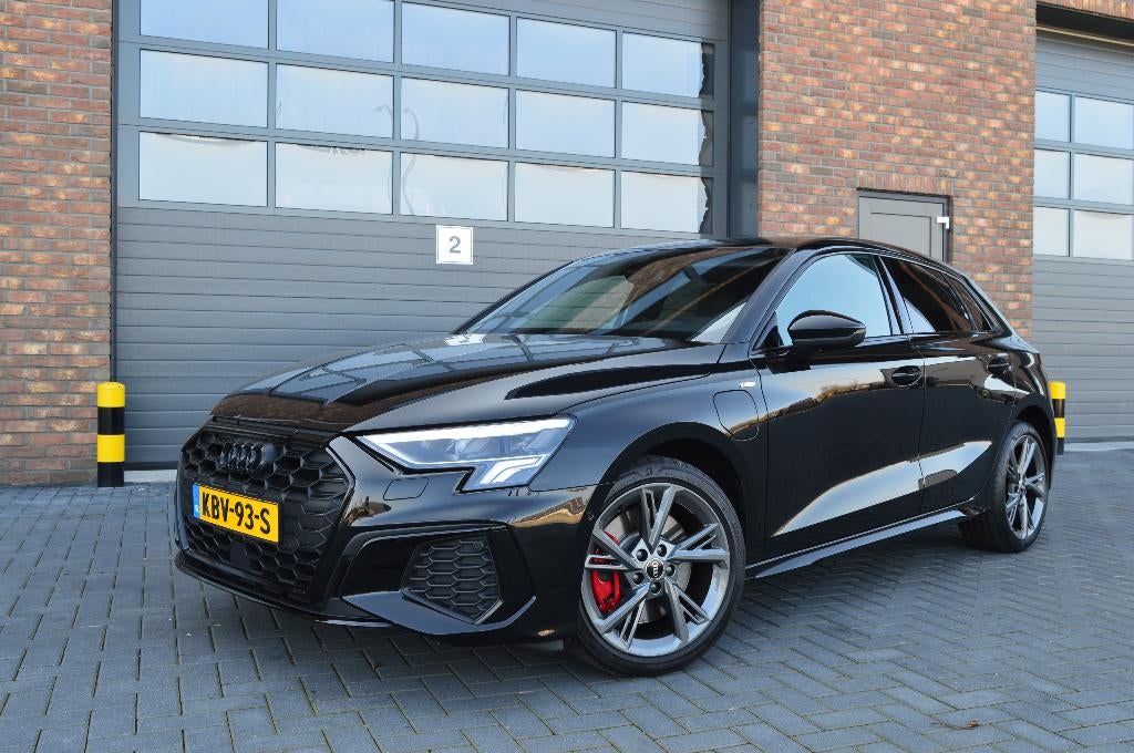 Audi A3 Sportback 45 TFSI e 245pk S-line 2022 Zwart, 77 km/l, Euro 6, 4 cilinders, Zwart