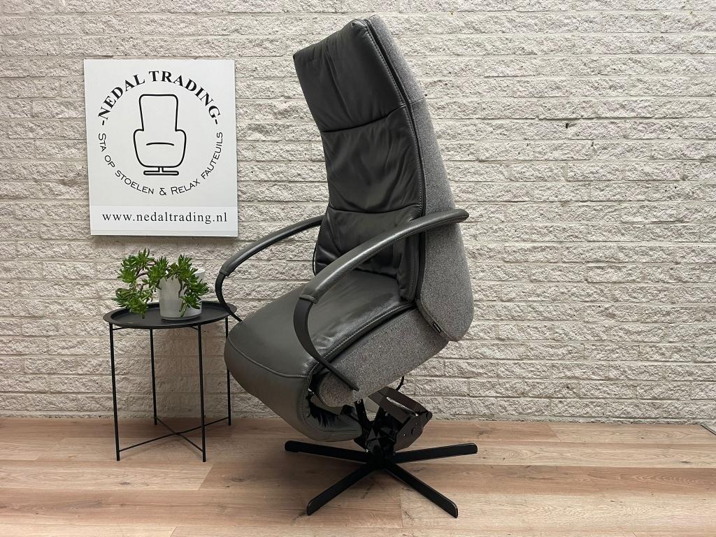 Als Nieuw! Prominent E-100 sta op stoel relax fauteuil ACCU, Ophalen, N, N, Minder dan 75 cm