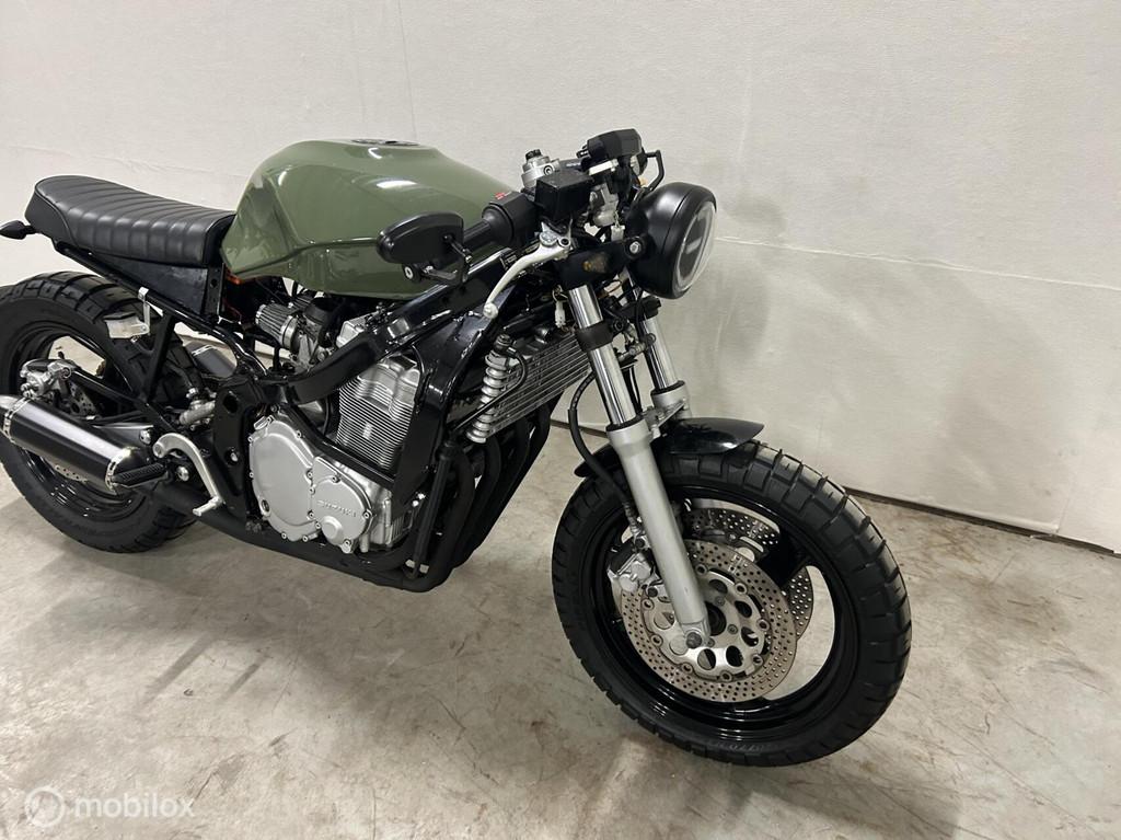 Suzuki GSX 600 F - foto 2