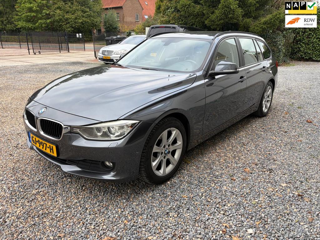 BMW 3-serie Touring 320d High Executive Xenon, Zwart, 4 cilinders, Lichtsensor, Diesel