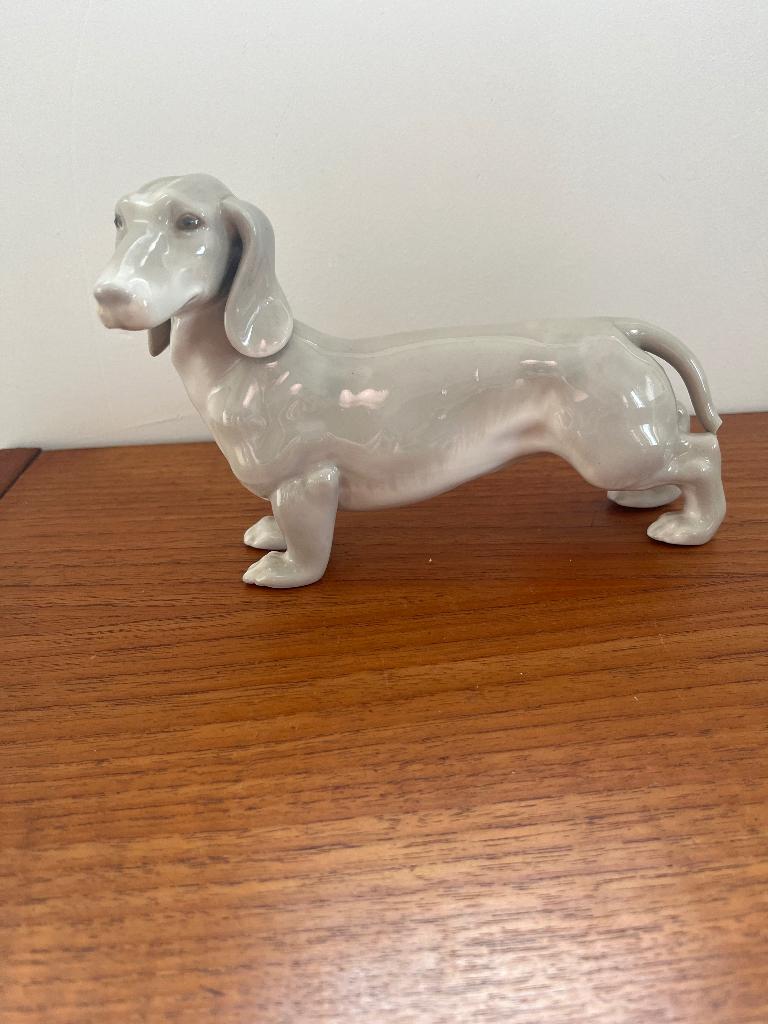 Teckel  van Porselein, Ophalen of Verzenden, Zo goed als nieuw, Dier