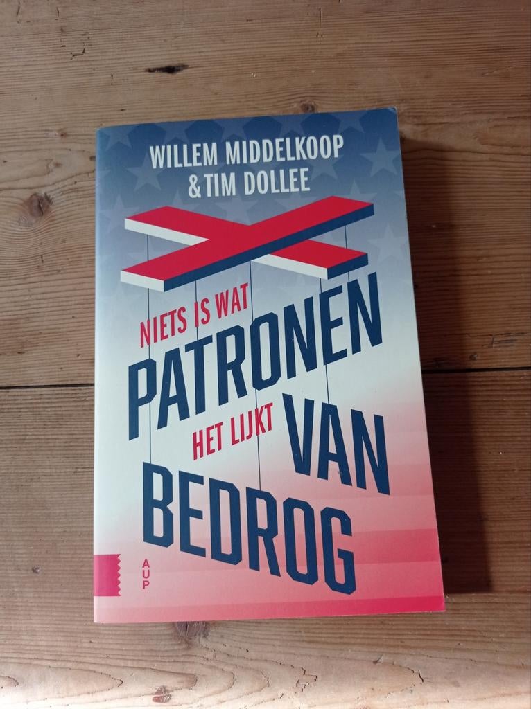 Willem Middelkoop Patronen van bedrog., Ophalen of Verzenden, Gelezen, Hoorens