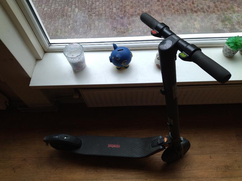 Segway- ninebot elektrische scooter, Ophalen, Zo goed als nieuw, Elektrische step (E-scooter), Segway Ninebot