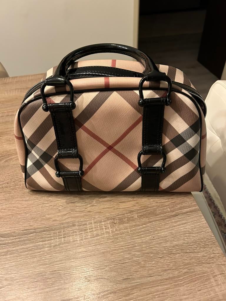 Een mooie burberry tas, Ophalen of Verzenden, Zo goed als nieuw, Beige, Handtas