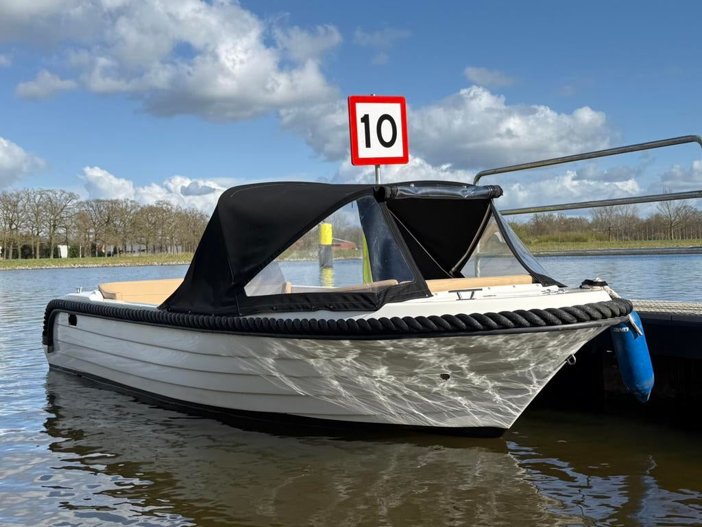 Sloep 5,30X2,00 BJ 22 inclusief aanhanger! Vaarbewijs vrij!, Watersport en Boten, Ophalen, 10 tot 30 pk, Zo goed als nieuw, 3 tot 6 meter