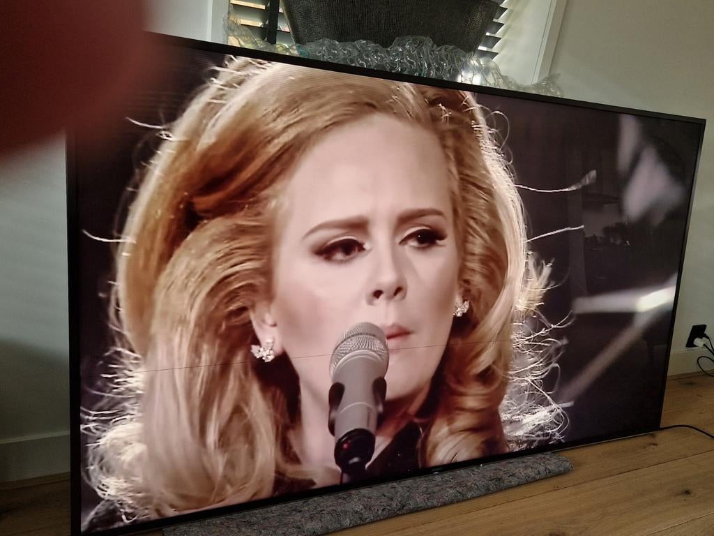 Sony 85 inch tv met dun streepje in het beeld., Gebruikt, 50 Hz, Ophalen of Verzenden, 4k (UHD)