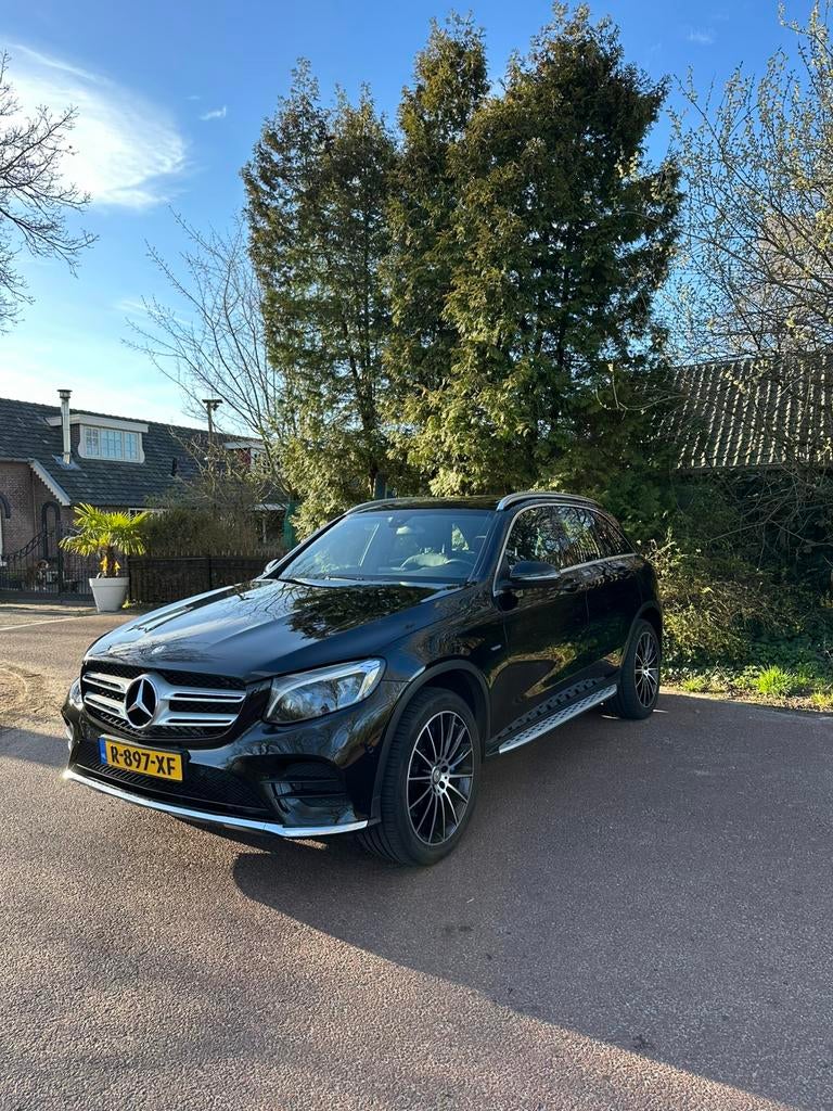 Mercedes-Benz GLC 350 e Plug-in Hybrid 320pk 4MATIC amg pak., Auto's, Automaat, 4 cilinders, 2000 kg, Plug-in hybride