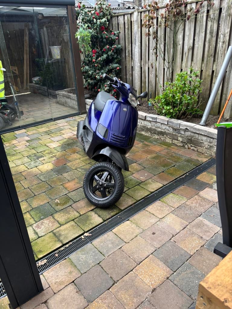 Piaggio zip fastrider tekoop/teruil zonder blok, Fietsen en Brommers, Scooters | Piaggio, Zo goed als nieuw, Zip, Tweetakt, Ophalen of Verzenden