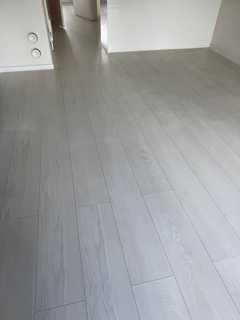 KRONOSWISS laminaat vloer 45 m² met gratis plinten, Ophalen, Gebruikt, 10 m² of meer, 10 tot 30 cm