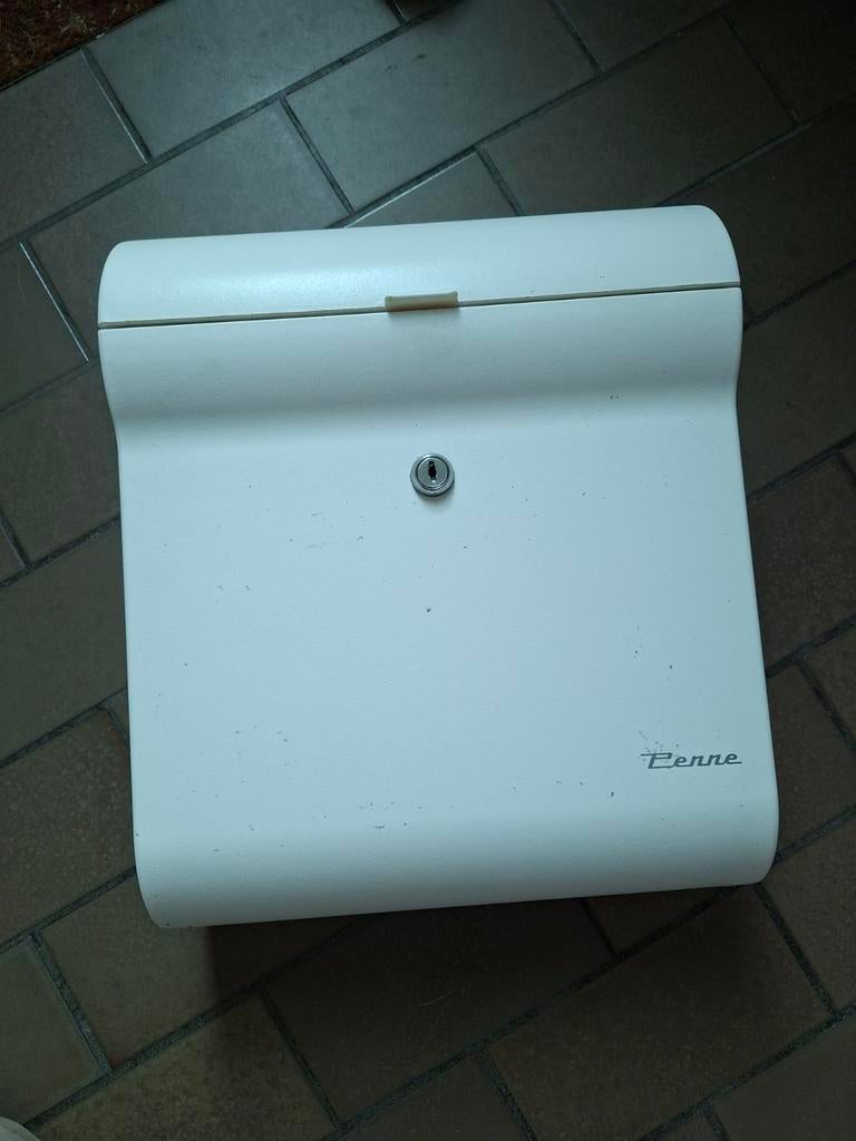 Wandbrievenbus Penne, Ophalen of Verzenden, Zo goed als nieuw, Staal, Wandbrievenbus