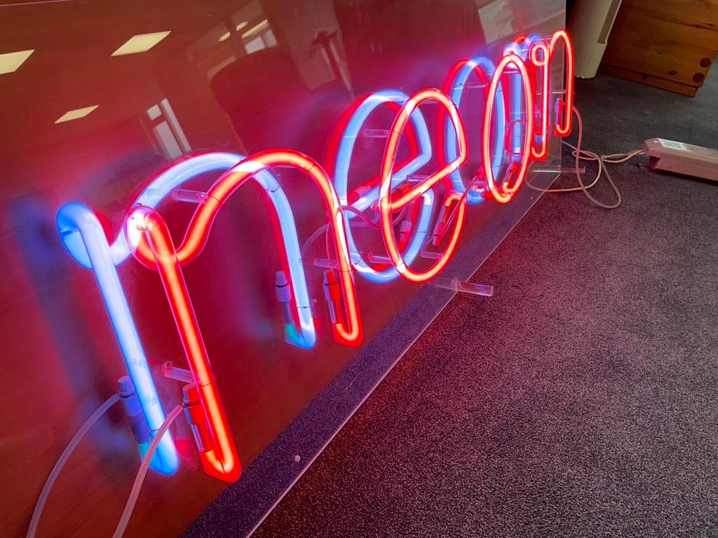 Neon verlichting/reclame, Ophalen, Gebruikt, Lichtbak of (neon) lamp, ?