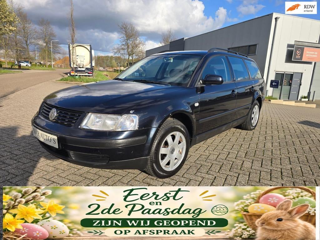 Volkswagen Passat Variant 2.3 V5 Trendline, Blauw, Handgeschakeld, 2324 cc, 5 cilinders