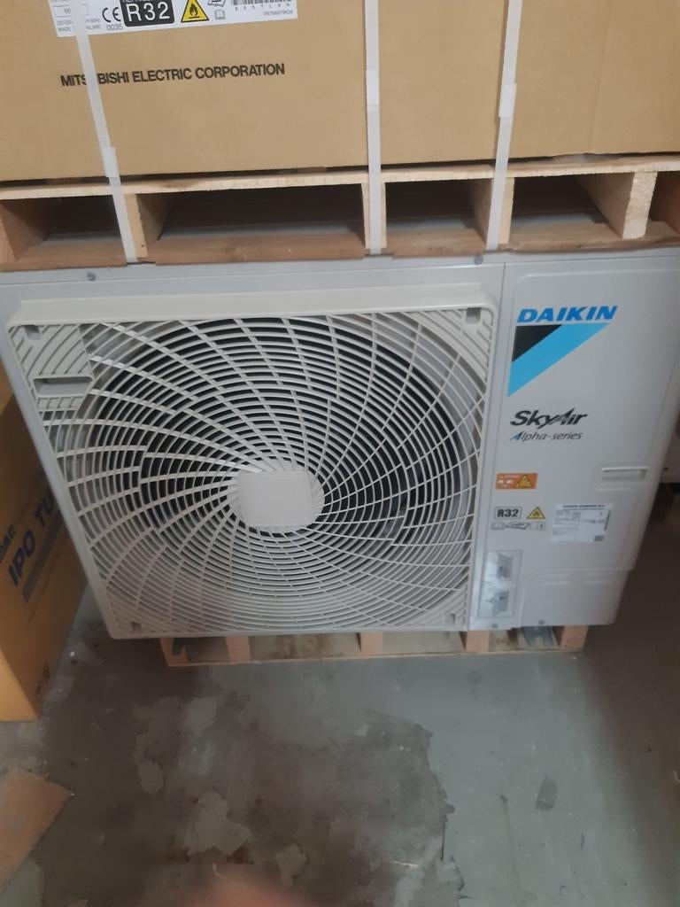 Daikin sattaliet/kanaal.  7kw warmtepomp C&H. Zgan, Ophalen of Verzenden, Zo goed als nieuw