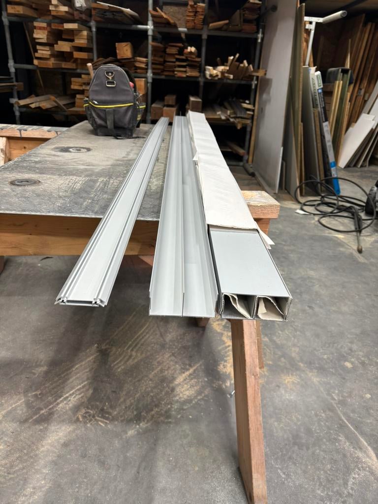 Onder/bovenrails schuifdeursysteem van wovar, Ophalen of Verzenden, Nieuw