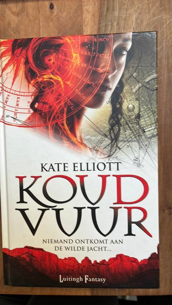 Kate Elliott - Koud vuur hardcover, Ophalen of Verzenden, Zo goed als nieuw, Kate Elliott