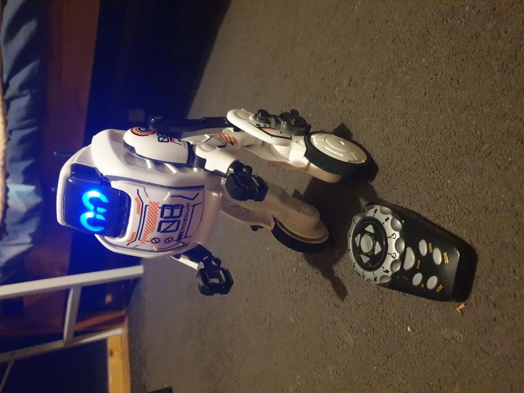 Controlled robot, Hobby en Vrije tijd, Elektronica-componenten, Ophalen