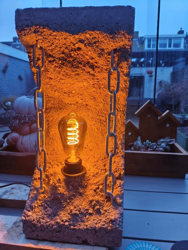 Unieke Beton Lamp - Eyecatcher!, Ophalen, Overige materialen, Zo goed als nieuw, Minder dan 100 cm