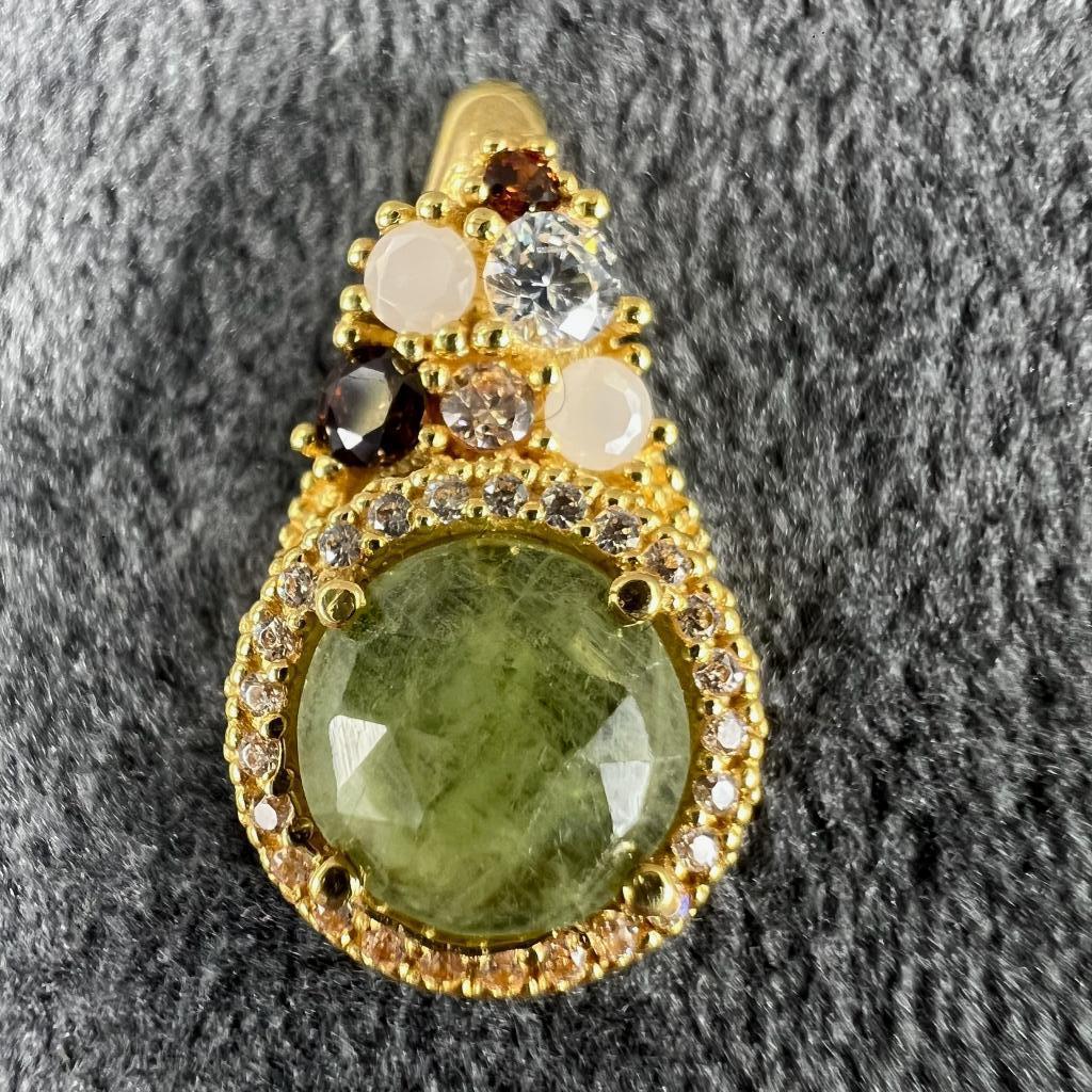 Gouden Hanger | 18k | 4g | rond Vesuvianiet | 388028, Sieraden, Tassen en Uiterlijk, Kettinghangers, Gebruikt, Overige voorstellingen