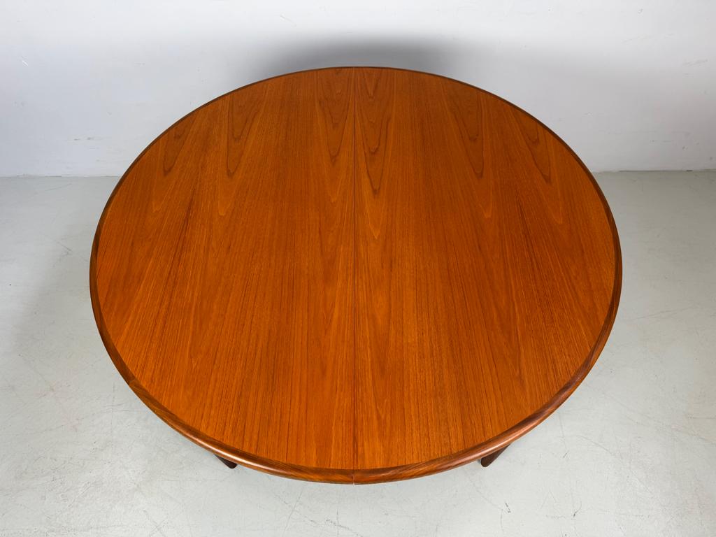 Vintage ronde tafel G-Plan., Ophalen of Verzenden, Zo goed als nieuw, Rechthoekig, 100 tot 150 cm