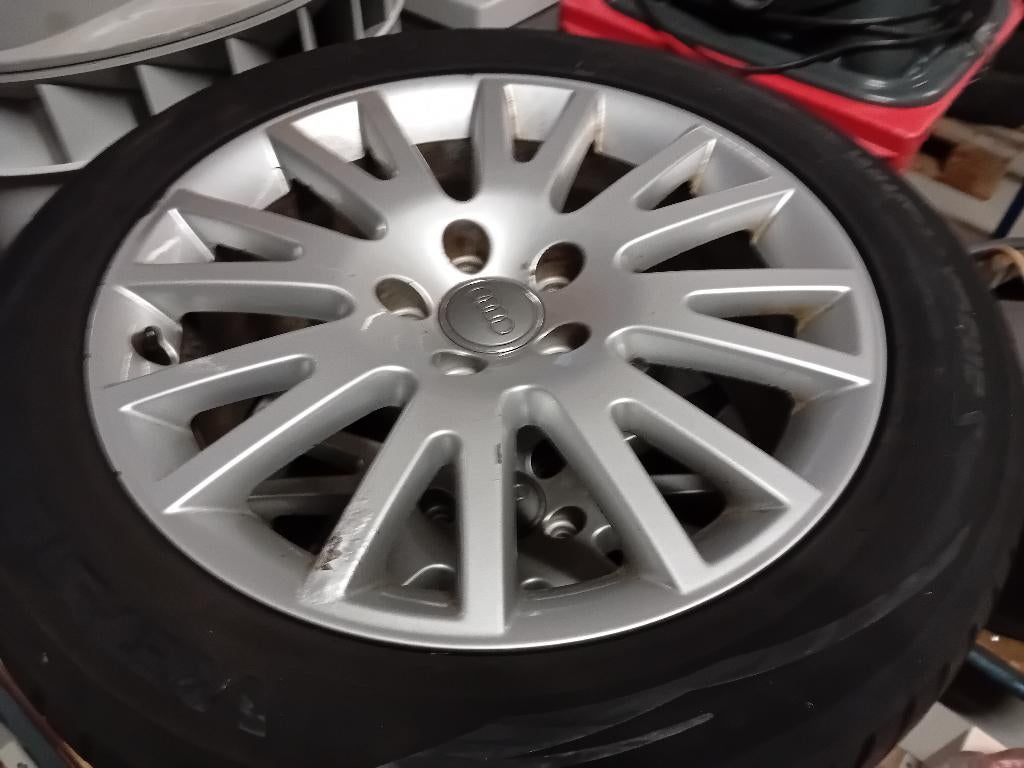 Winterbanden Audi Vredestein 225/50 R17 98V M+S Autoband, Ophalen, Zo goed als nieuw