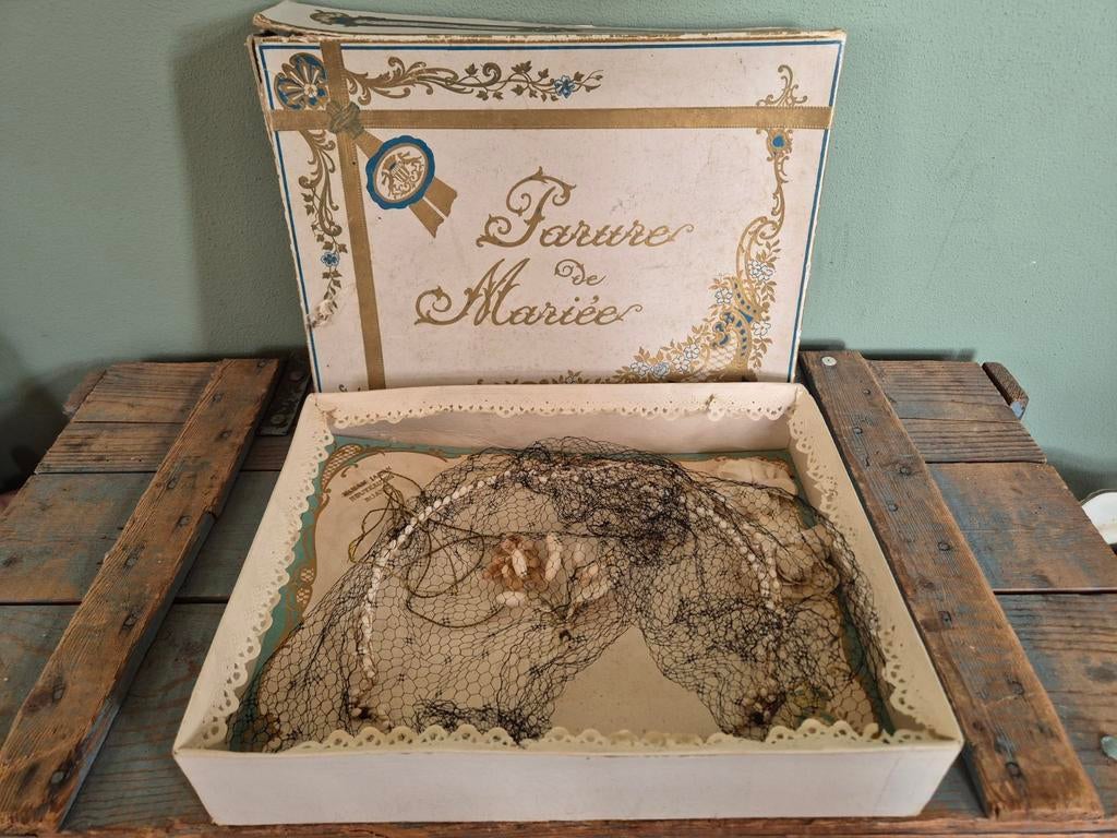 Mooie oude Franse bruidskroon van was corsage incl doos, Antiek en Kunst, Ophalen of Verzenden