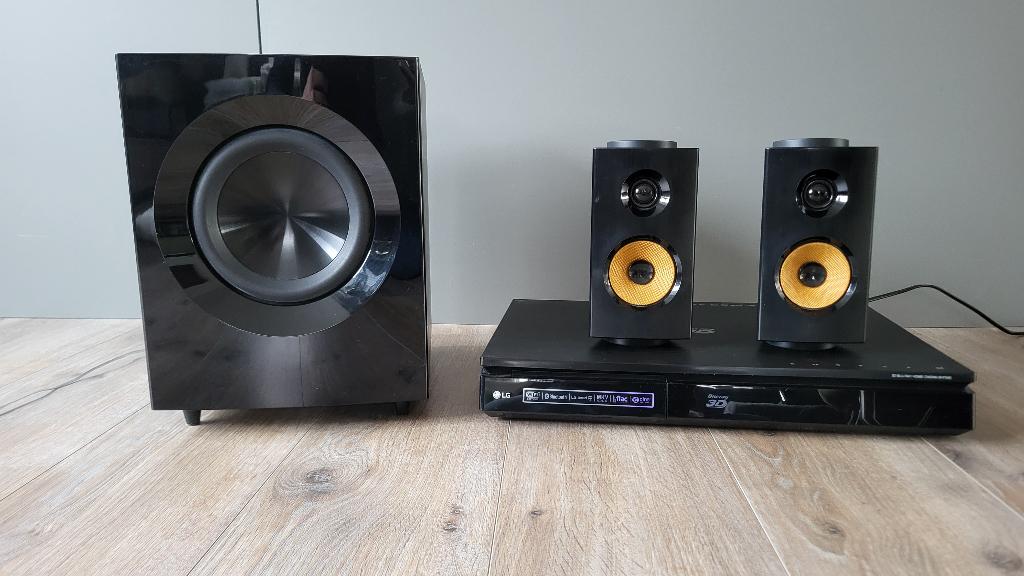 Te Koop: LG BH7240c 2.1 Home Cinema Set - zgan, Overige merken, 2.1-systeem, Blu-ray-speler, 70 watt of meer