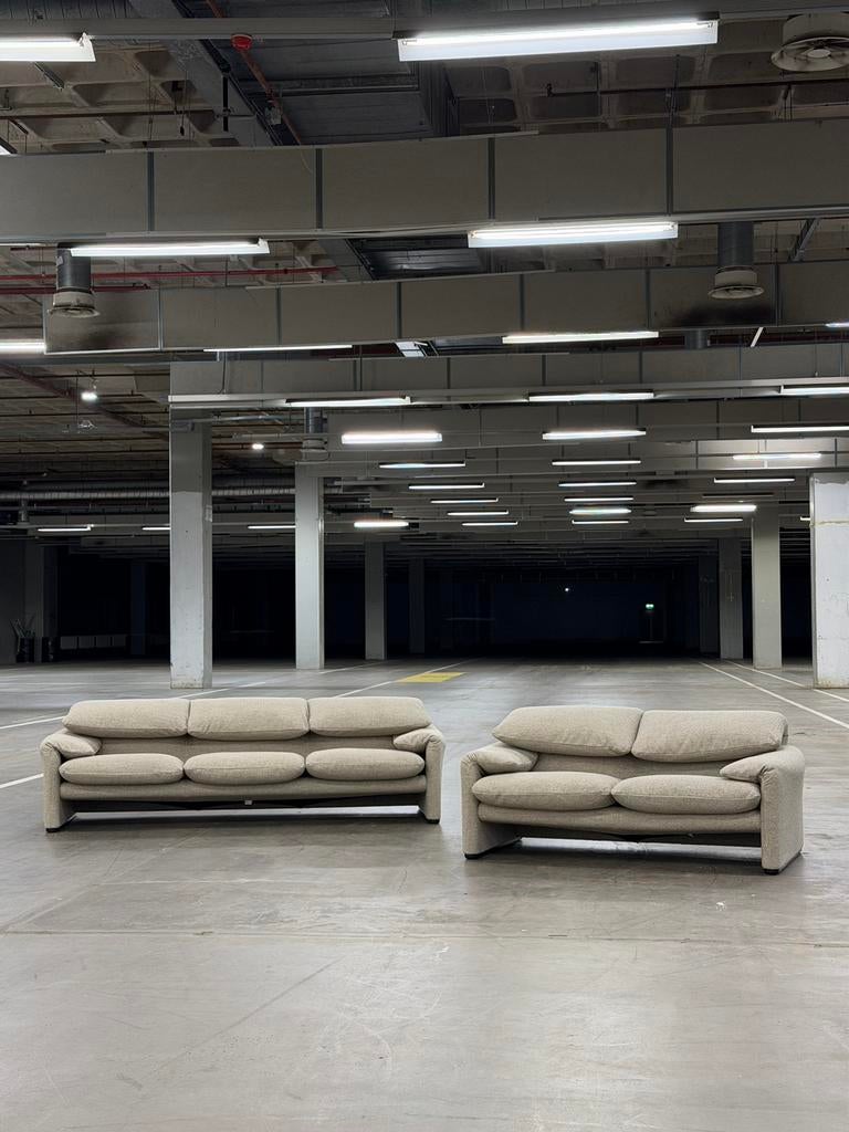 Cassina Maralunga 3-zit + 2-zit | NIEUWSTAAT + Garantie, 75 tot 100 cm, Ophalen of Verzenden, Zo goed als nieuw, Rechte bank