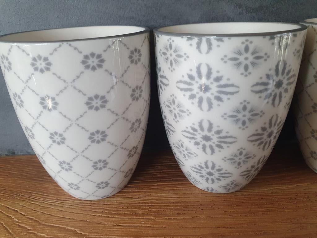 4 nieuwe Albert Heijn mokjes A.H, Nieuw, Ophalen of Verzenden, Overige stijlen, Kop(pen) en/of Schotel(s)