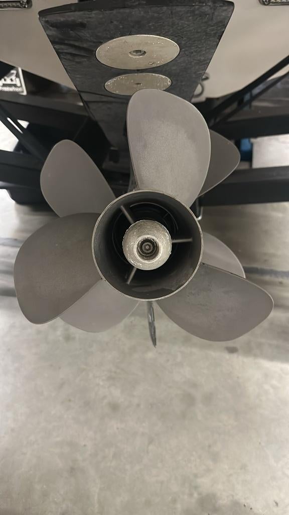 Mercruiser Bravo Three prop set nieuwstaat 26P Matte Finish, Ophalen of Verzenden, Zo goed als nieuw, Motor en Techniek, Motorboot