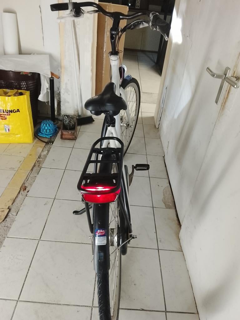 Batavus diensdag, Ophalen of Verzenden, Zo goed als nieuw, Batavus