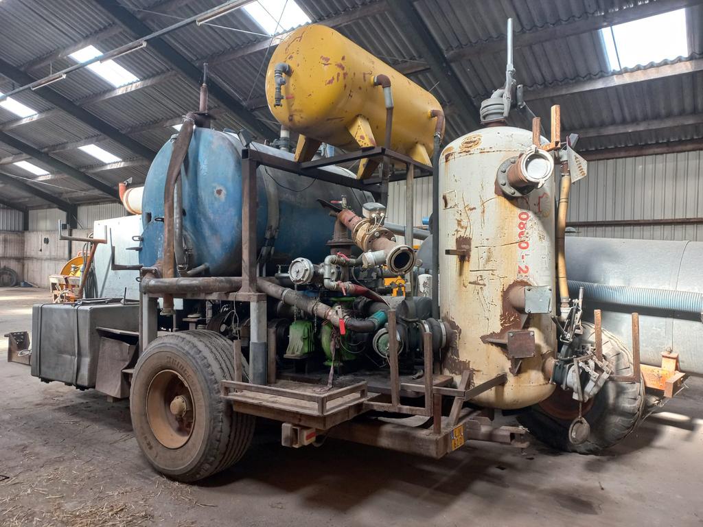 Motorpomp sleepslang mestpomp, Ophalen