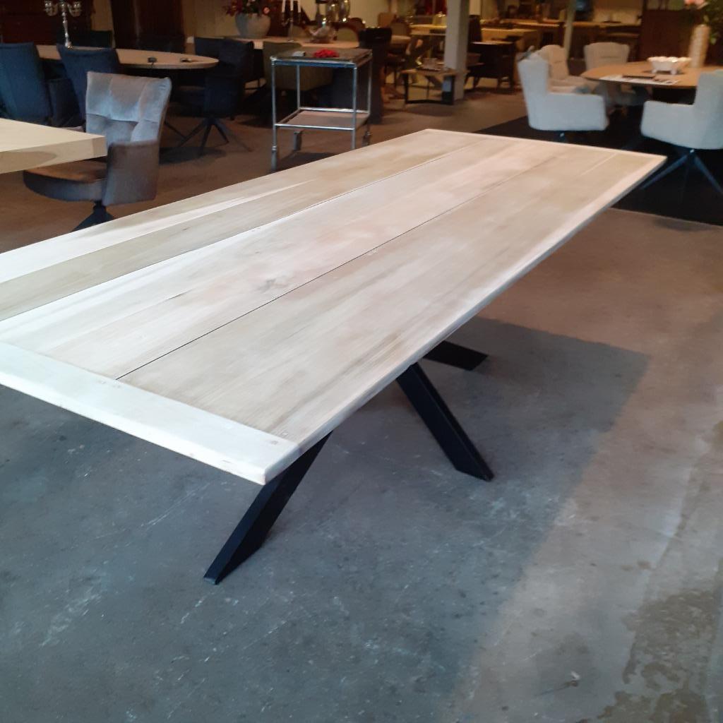 Kersen houten eettafel met matrix onderstel, Gebruikt, 200 cm of meer, Metaal, Rechthoekig