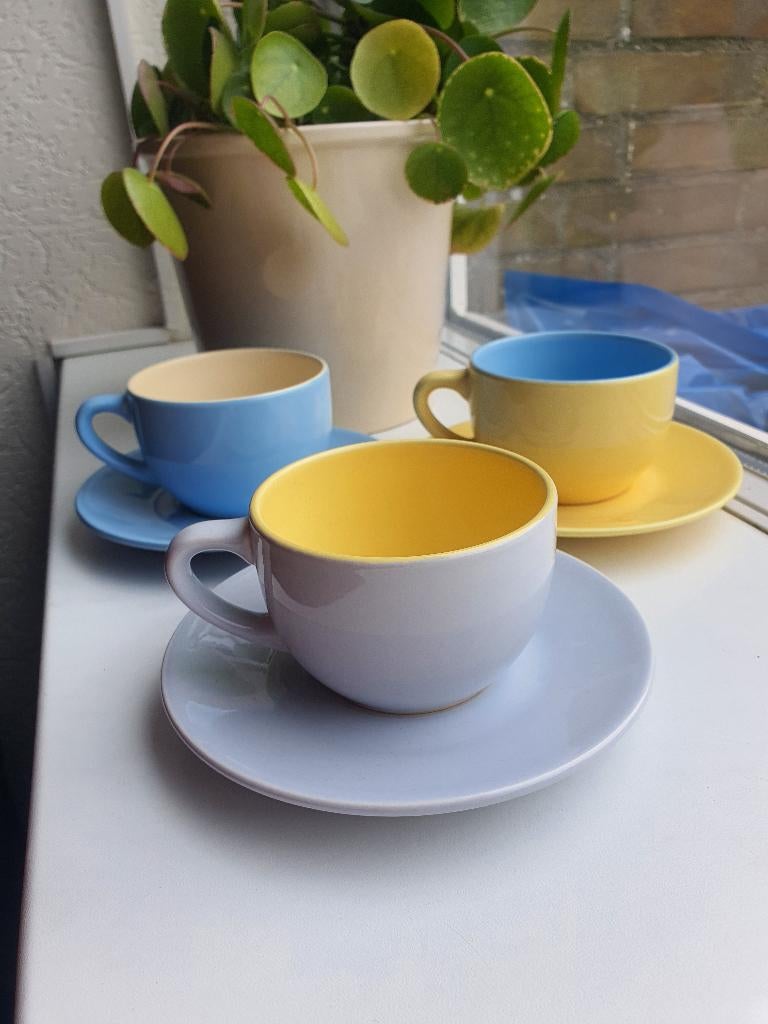 Italiaanse pastel kopjes & schotels – design set (3x), Antiek en Kunst, Antiek | Servies los, Ophalen of Verzenden