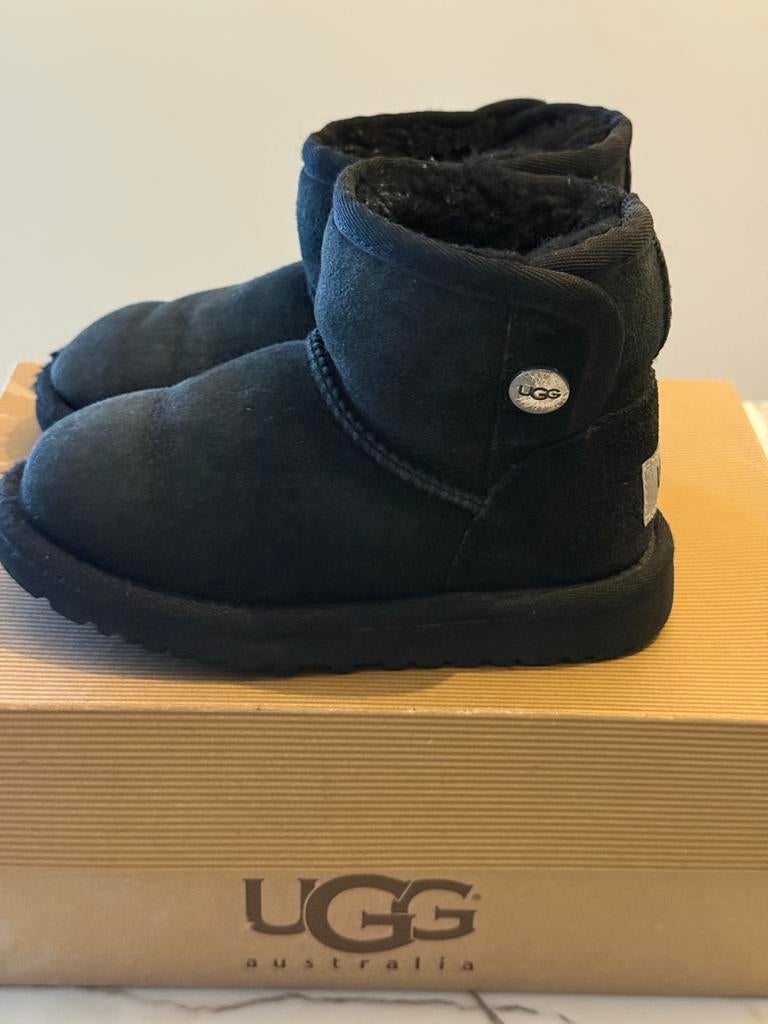 Ugg Jona Boots Zwart - Maat 27.5, Kinderen en Baby's, Kinderkleding | Schoenen en Sokken, Ophalen of Verzenden, Gebruikt, Jongen of Meisje