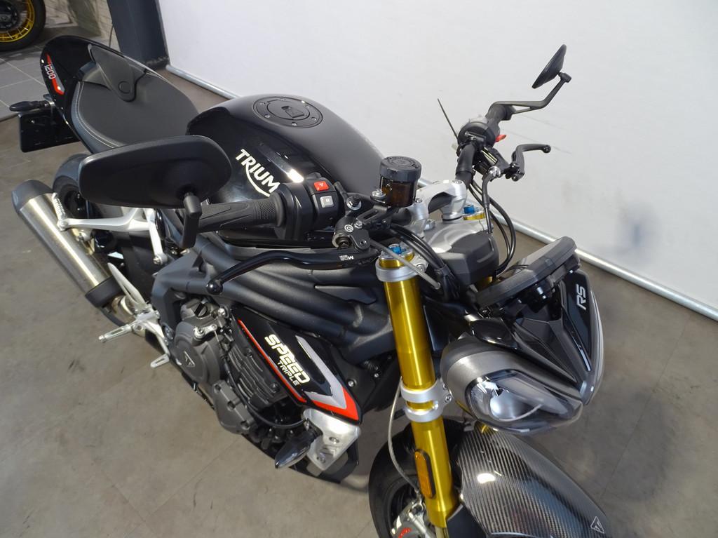 Triumph Speed Triple 1200 RS - foto 2