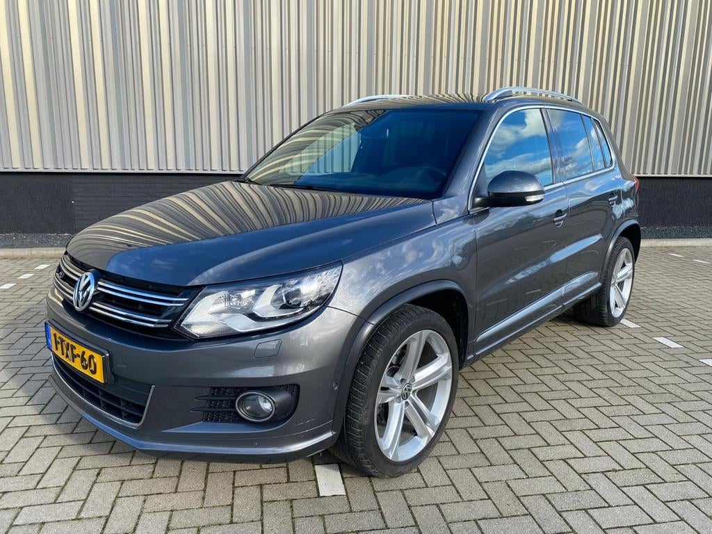 Volkswagen Tiguan R line 1.4 TSI DSG 2014 Grijs vol in optie, Auto's, 1800 kg, Zwart, 4 cilinders, 1451 kg