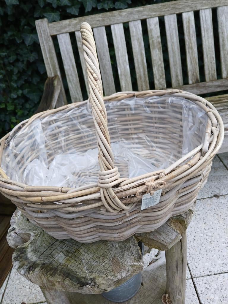 Nieuwe grote rieten mand voor planten., Ophalen, Mand, Nieuw, Riet