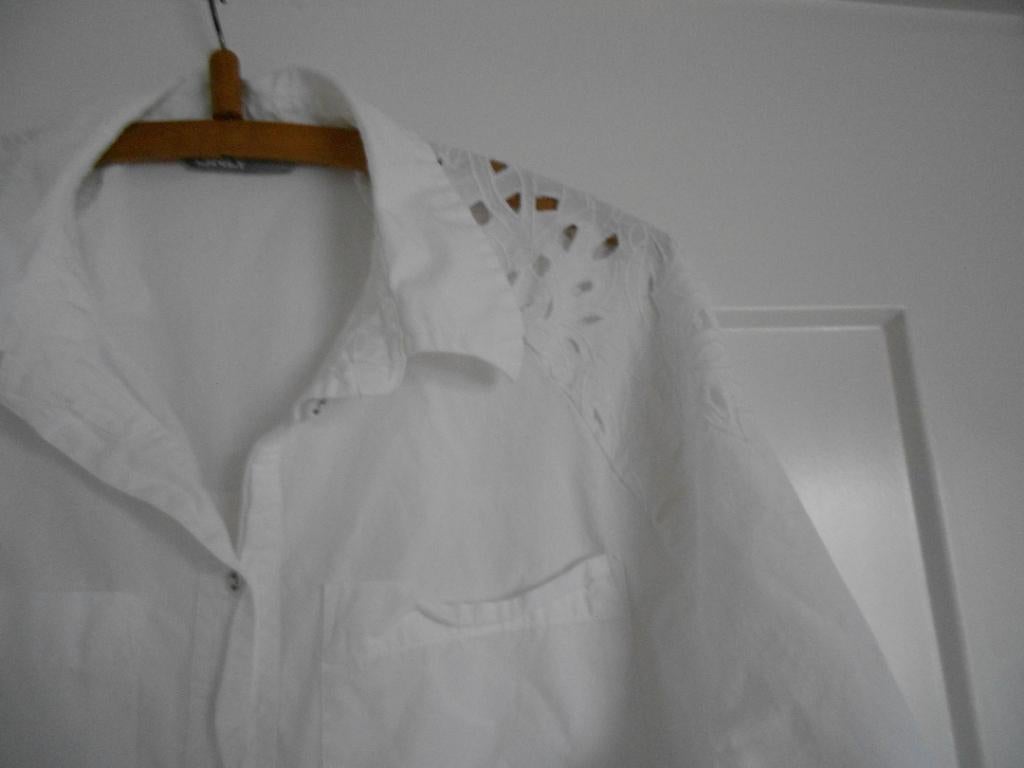 Witte Only blouse met mooie broderie schouders, maat XS, Kleding | Dames, Blouses en Tunieken, Only, Wit, Ophalen of Verzenden